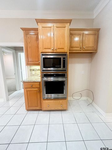 704 Shiloh Ridge, Tyler, TX 75703