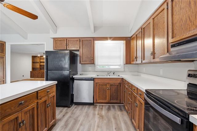 423 Monterey Avenue, Liberty, MO 64068