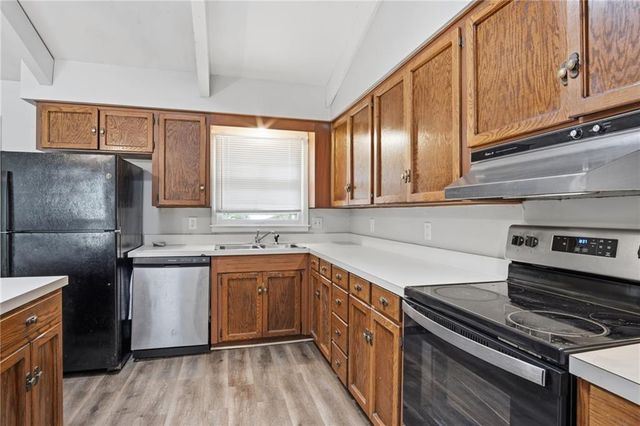 423 Monterey Avenue, Liberty, MO 64068