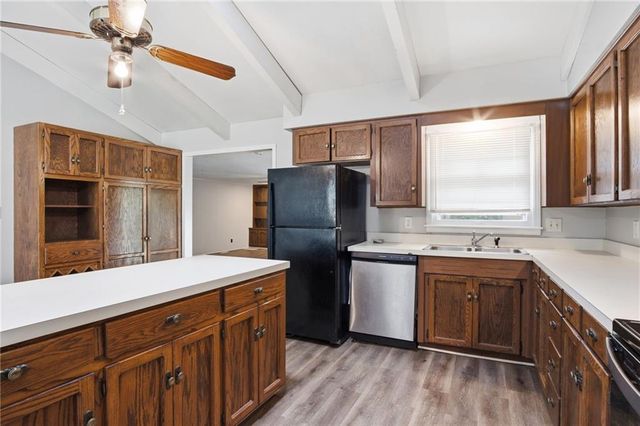 423 Monterey Avenue, Liberty, MO 64068