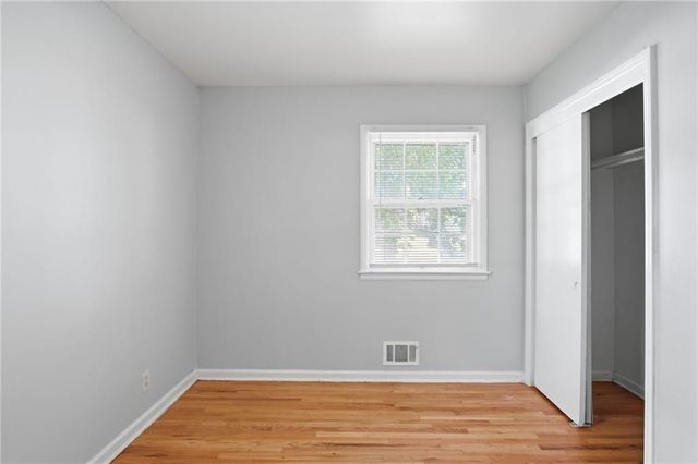 423 Monterey Avenue, Liberty, MO 64068
