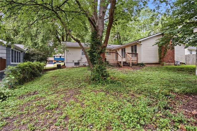 423 Monterey Avenue, Liberty, MO 64068