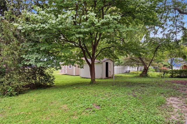 423 Monterey Avenue, Liberty, MO 64068