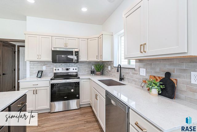 9204 W Counsel St Street, Sioux Falls, SD 57106