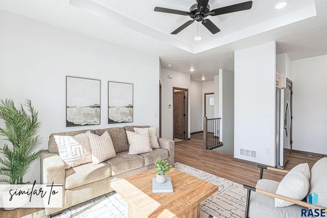 9204 W Counsel St Street, Sioux Falls, SD 57106