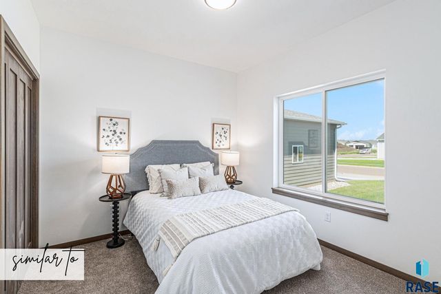 9204 W Counsel St Street, Sioux Falls, SD 57106