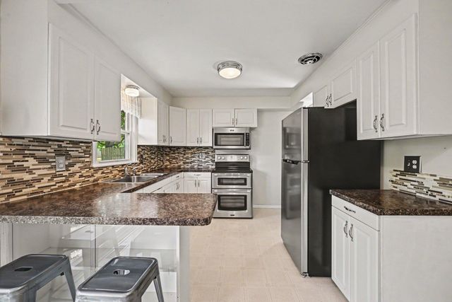 8439 Colfax Avenue S, Bloomington, MN 55420