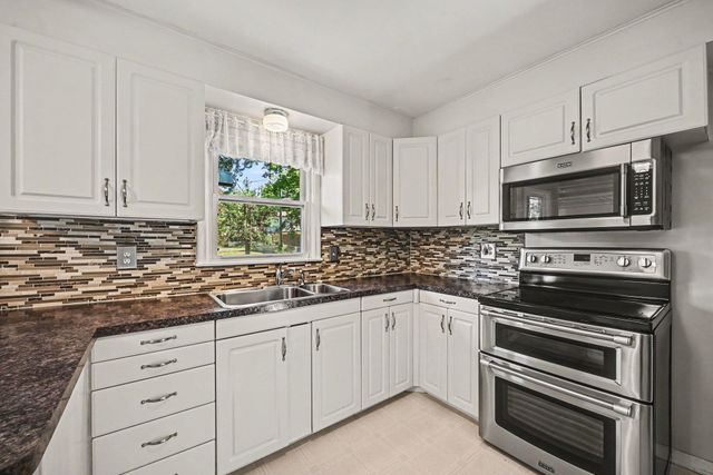 8439 Colfax Avenue S, Bloomington, MN 55420
