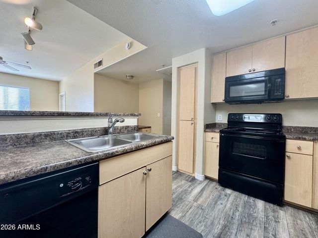 18416 N CAVE CREEK Road 2033, Phoenix, AZ 85032