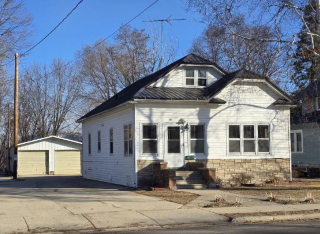 217 E CENTER STREET, Shawano, WI 54166