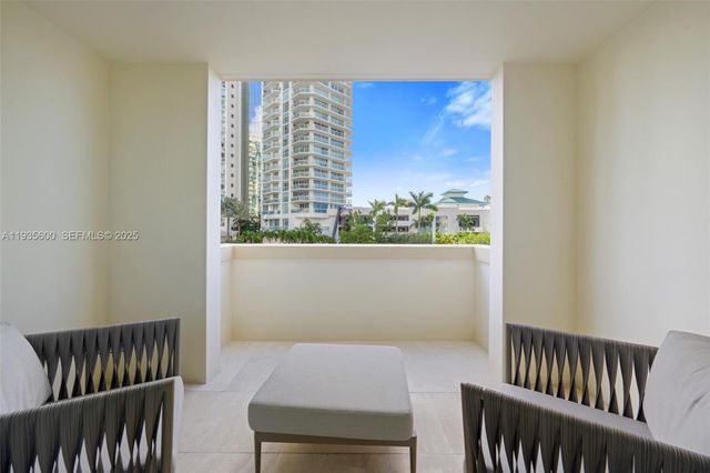 200 Sunny Isles Blvd TH-205, Sunny Isles Beach, FL 33160