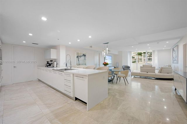 200 Sunny Isles Blvd TH-205, Sunny Isles Beach, FL 33160