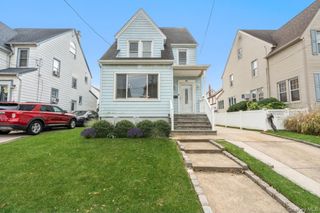 80 Munro Boulevard, Valley Stream, NY 11581