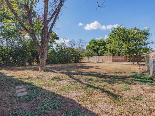 311 Miami Street, Coleman, TX 76834