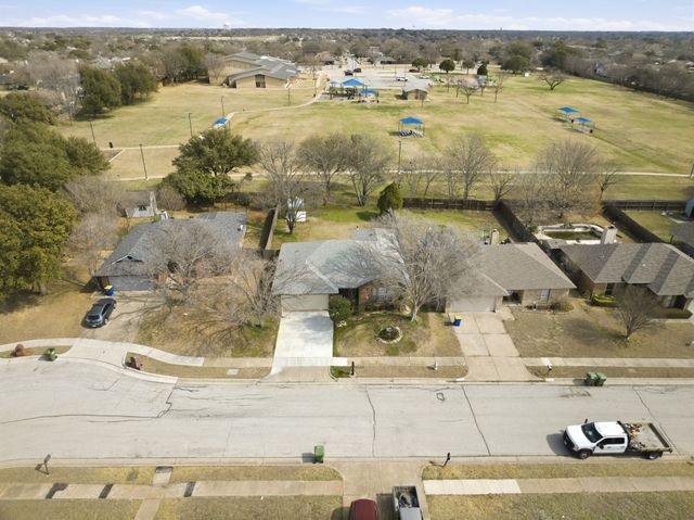 7936 Sunrise Drive, Watauga, TX 76148