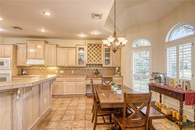 406 Cascades Drive, Rockport, TX 78382