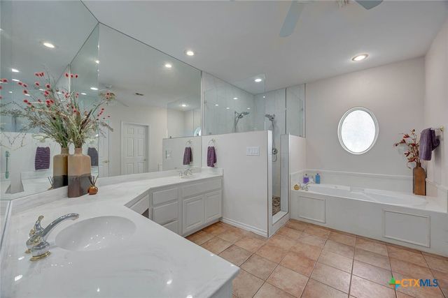 406 Cascades Drive, Rockport, TX 78382