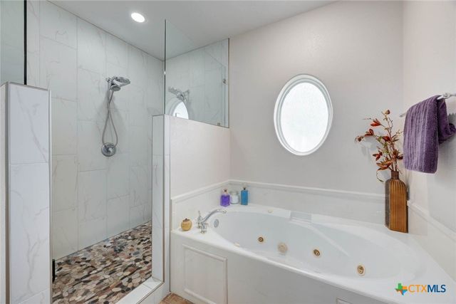 406 Cascades Drive, Rockport, TX 78382