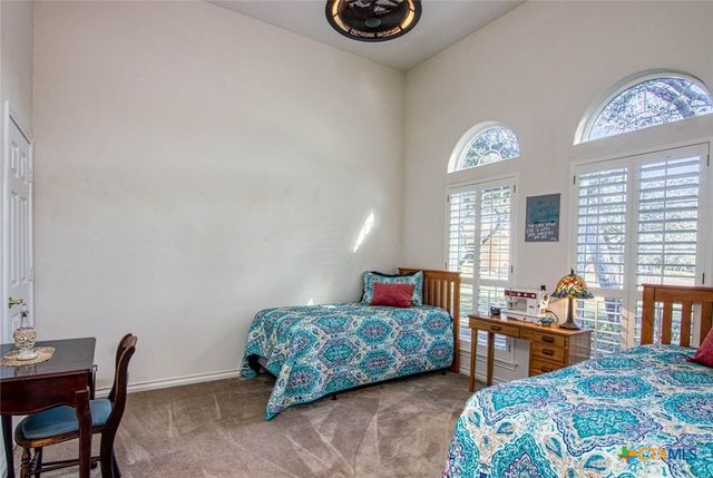 406 Cascades Drive, Rockport, TX 78382