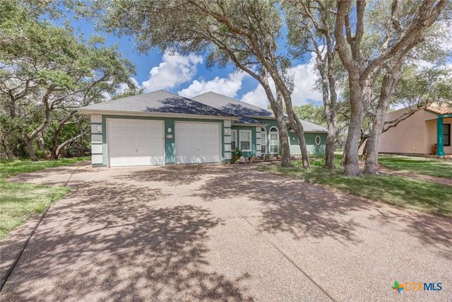 406 Cascades Drive, Rockport, TX 78382