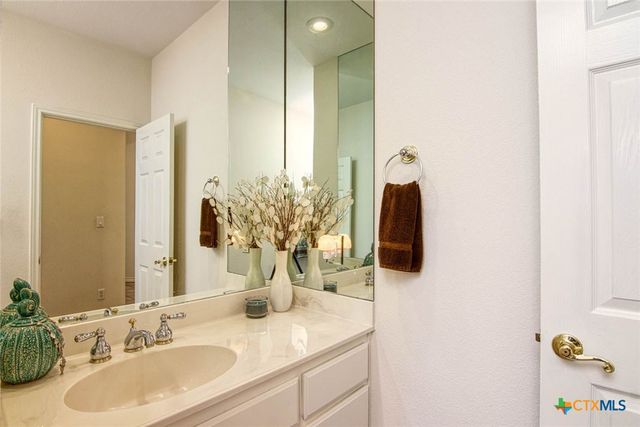 406 Cascades Drive, Rockport, TX 78382