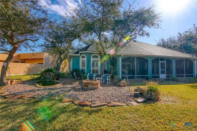 406 Cascades Drive, Rockport, TX 78382