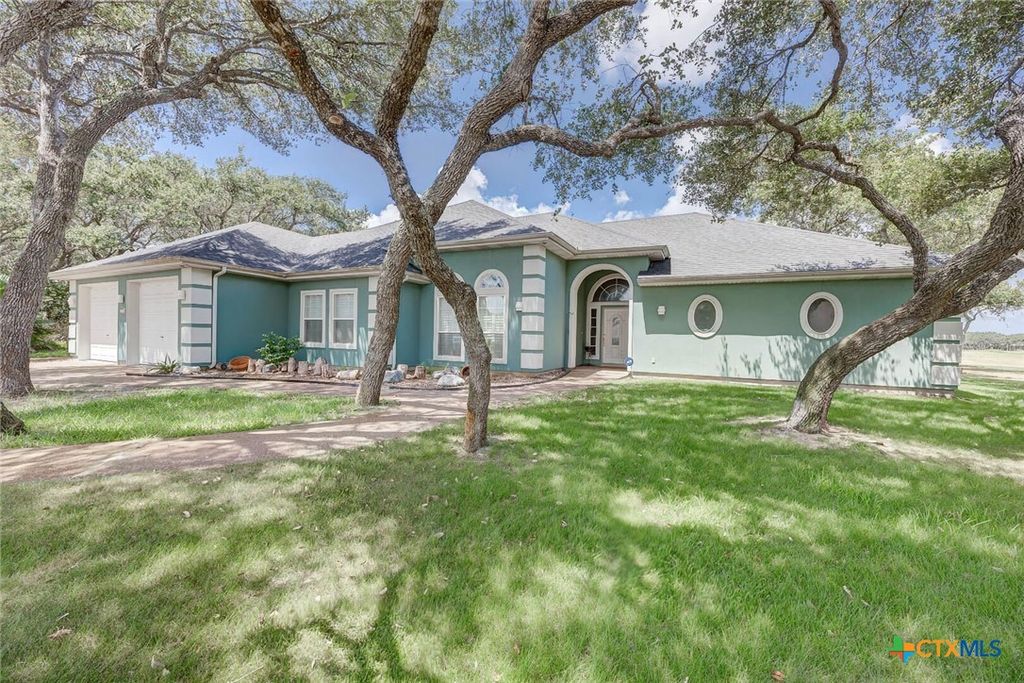 406 Cascades Drive, Rockport, TX 78382