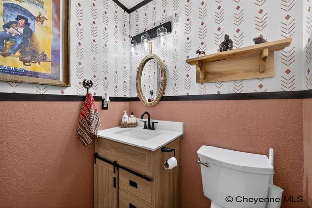 1140 CENTENNIAL DR, Cheyenne, WY 82001