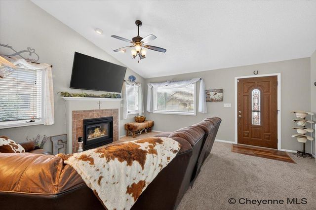1140 CENTENNIAL DR, Cheyenne, WY 82001