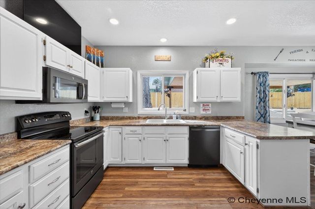 1140 CENTENNIAL DR, Cheyenne, WY 82001