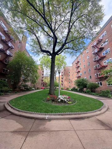 4455 Kissena Boulevard 5E, Flushing, NY 11355
