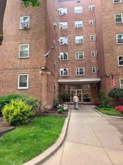 4455 Kissena Boulevard 5E, Flushing, NY 11355