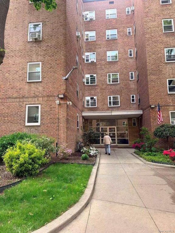 4455 Kissena Boulevard 5E, Flushing, NY 11355