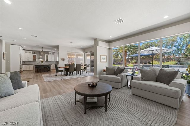 2227 Versailles Court, Henderson, NV 89074