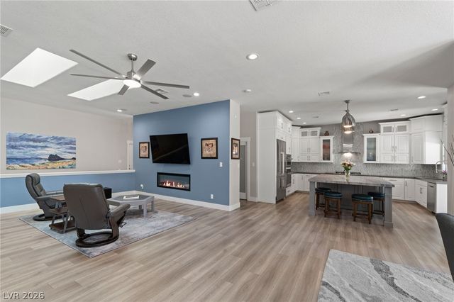 2227 Versailles Court, Henderson, NV 89074