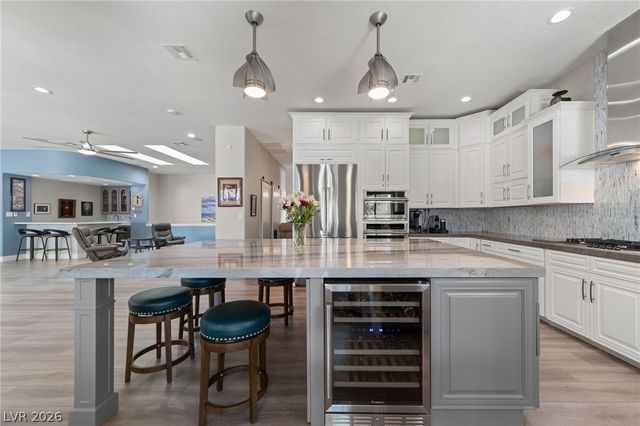 2227 Versailles Court, Henderson, NV 89074