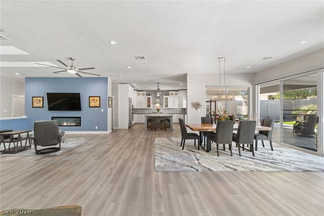 2227 Versailles Court, Henderson, NV 89074