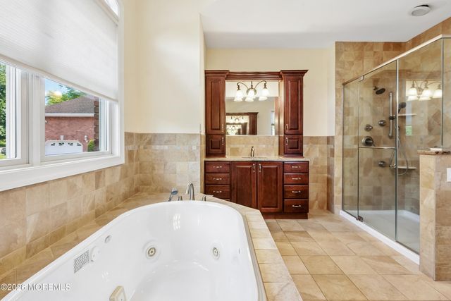 3 Kristin Court, Manalapan, NJ 07726