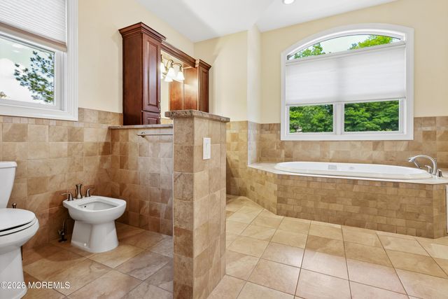 3 Kristin Court, Manalapan, NJ 07726