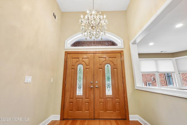 3 Kristin Court, Manalapan, NJ 07726
