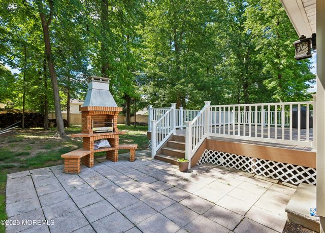 3 Kristin Court, Manalapan, NJ 07726