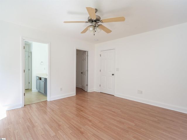 21 Whitethorn Lane, Greenville, SC 29607