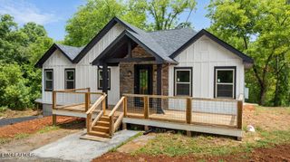 2222 Bales Rd, Knoxville, TN 37914