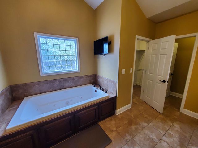 141 S 6th Avenue, Piggott, AR 72454