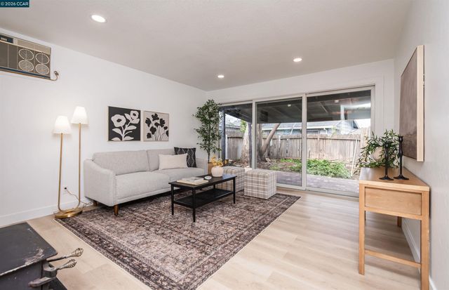 5201 Sky Pkwy, Sacramento, CA 95823