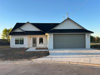4328 N Sunny Ct, Wichita, KS 67205