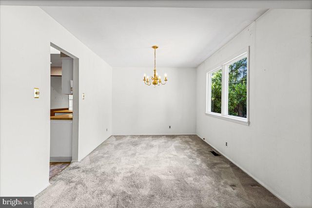 8 WINDGATE RD, Cherry Hill, NJ 08003