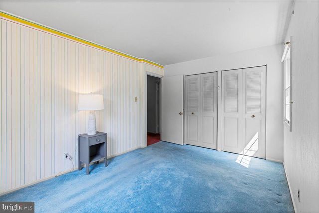 8 WINDGATE RD, Cherry Hill, NJ 08003
