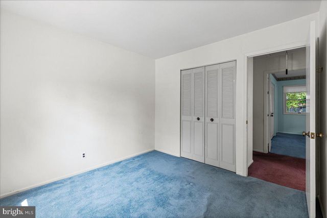 8 WINDGATE RD, Cherry Hill, NJ 08003