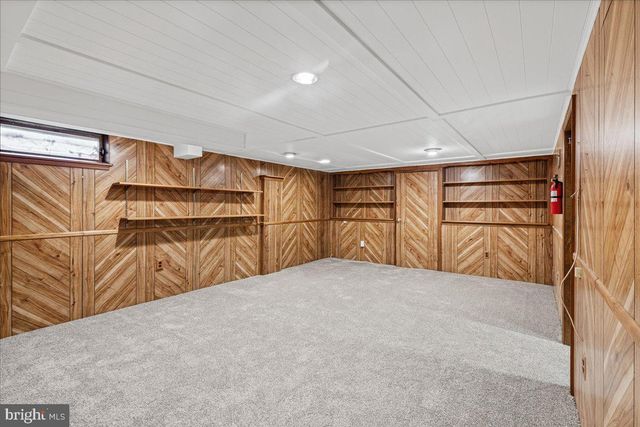 8 WINDGATE RD, Cherry Hill, NJ 08003